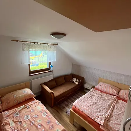 Nikol Dağ evi