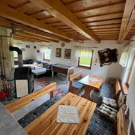 Nikol Dağ evi Oravská Lesná
